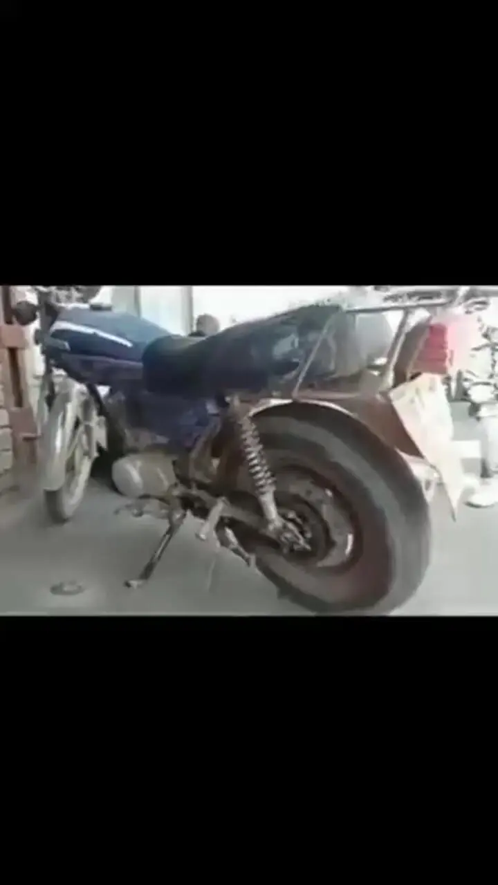 خلاقیت بامزه جوان ایرانی؛ موتور هوندا با چرخ وانت تبدیل به شاهکار شد!