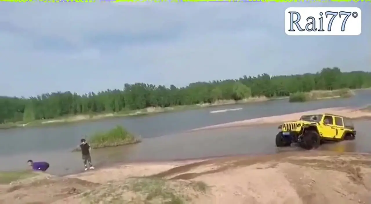 فیلم حادثه خطرناک هنگام بوکسر کردن خودرو