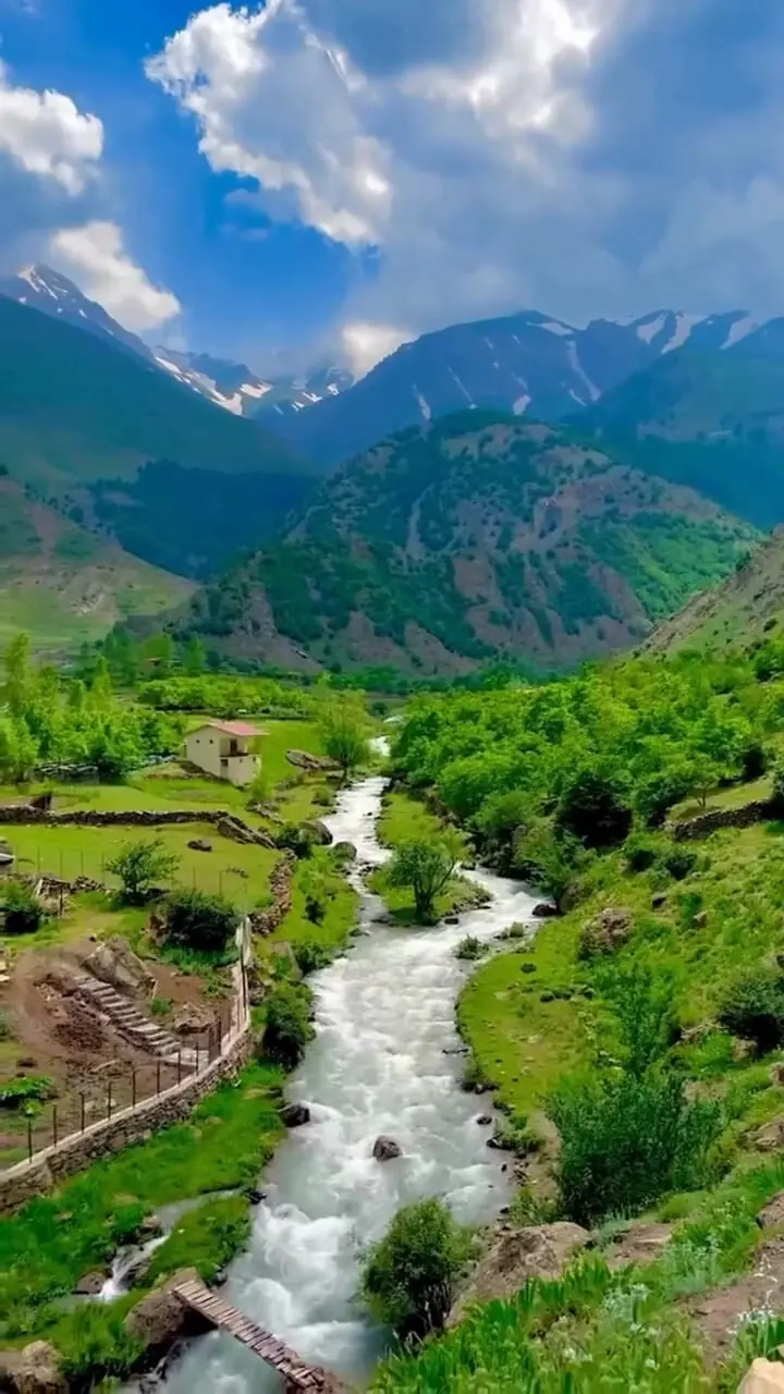 فیلم چشم‌انداز بکر لیلا پل در دل روستای دلیر