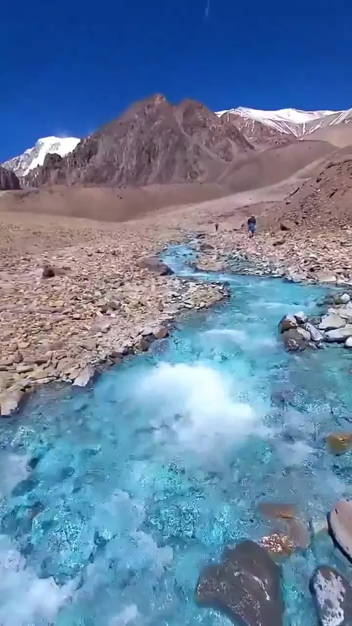 فیلم جریان آب از یخچال طبیعی آرژانتین