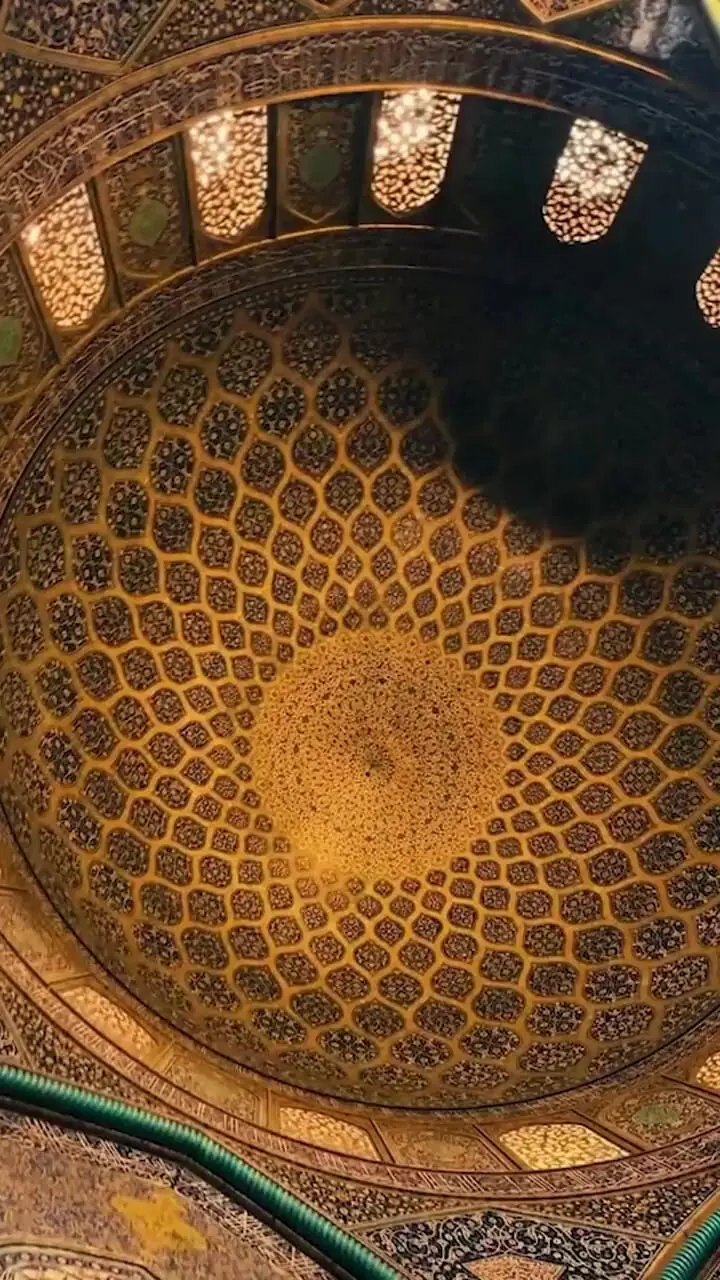 مسجد شیخ لطف‌الله در اصفهان، شاهکاری بی‌ مناره و بی‌شبستان+ فیلم