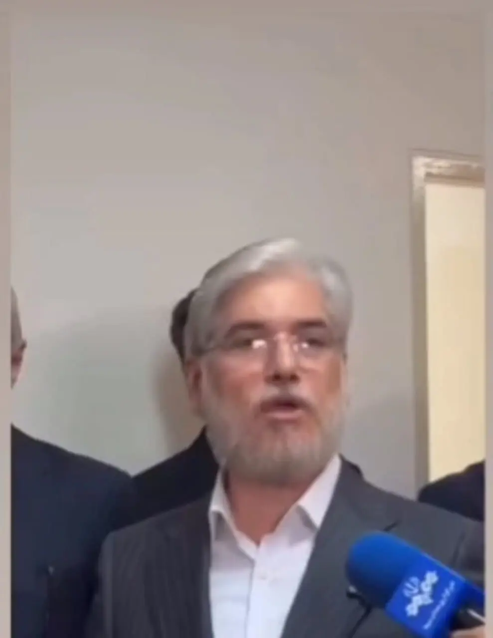 فیلم درگیری لفظی وزیر علوم و رئیس دانشگاه شهید بهشتی در بازدید از خوابگاه بهشتی