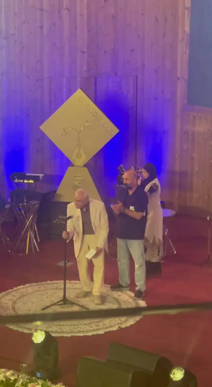 اعلام نام علیرضا ثانی فر و مجید صالحی توسط ناصر ممدوح در جشن منتقدان + فیلم