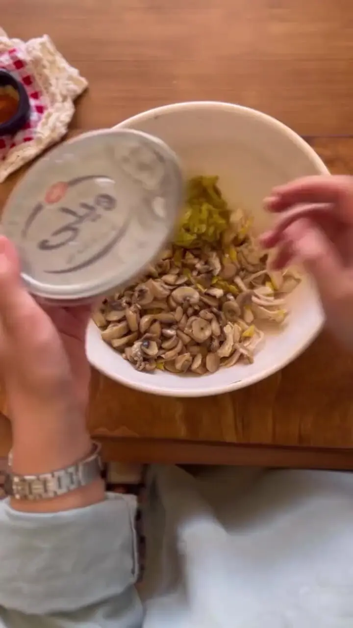 ساندویچ مرغ، طعمی ساده و دلنشین+ فیلم