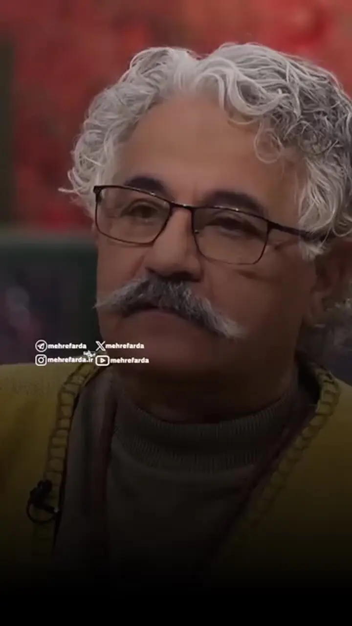 فیلم / اقبال واحدی مجری: من و احمدی نژاد همکلاس بودیم /  بسیار درسخون و با ادب بود/ حتی وقتی رئیس جمهور شد خودشو گم نکرد