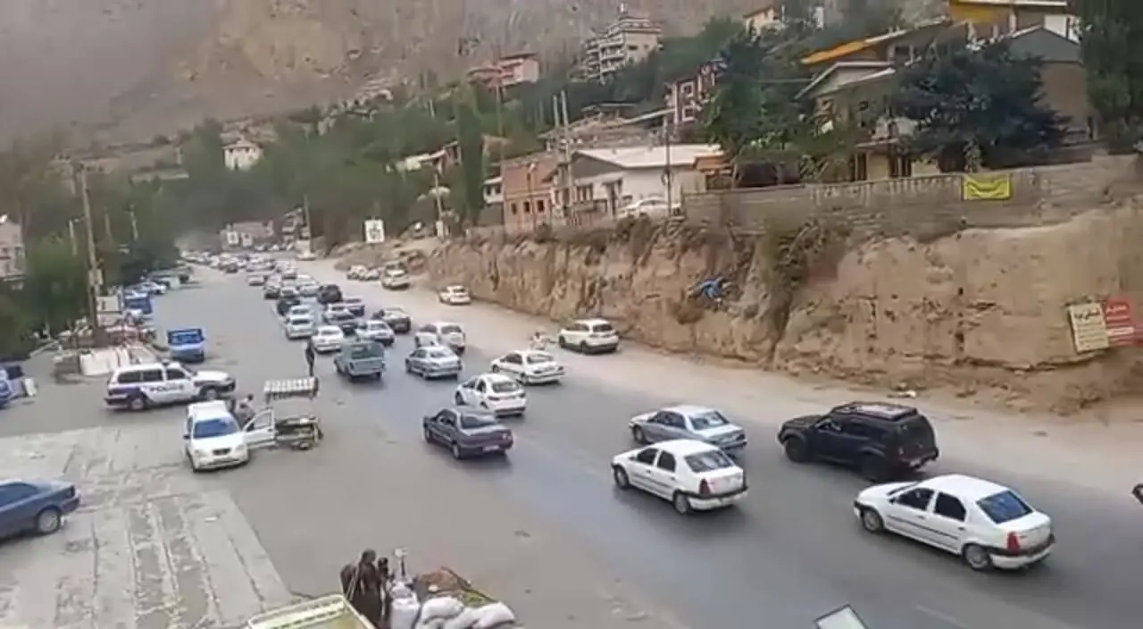 جاده هراز به منظور تخلیه بار ترافیکی یک طرفه شد