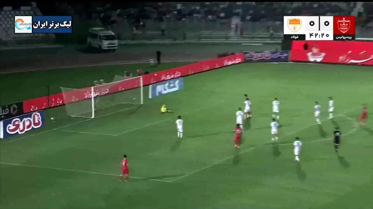 گل اول پرسپولیس توسط علیپور در دقیقه 43 / پرسپولیس 1 - فولاد 0