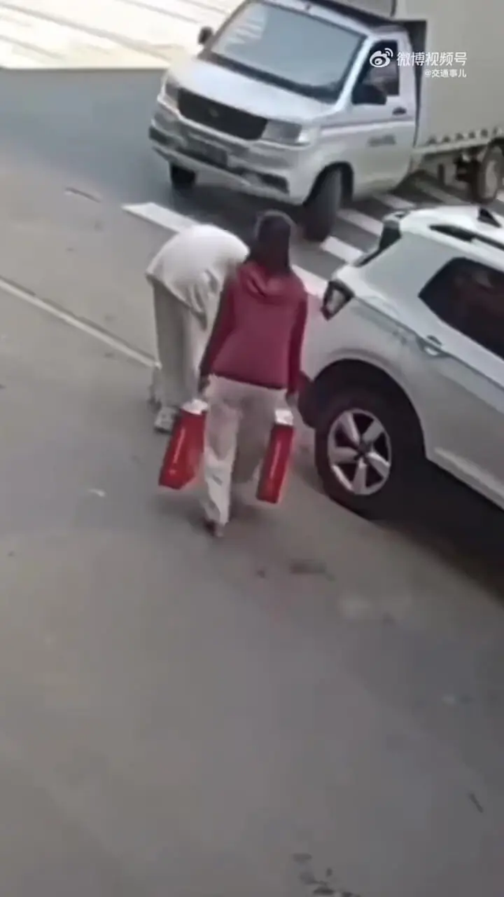 فیلم / حادثه نفس‌گیر مقابل چشم زوج جوان