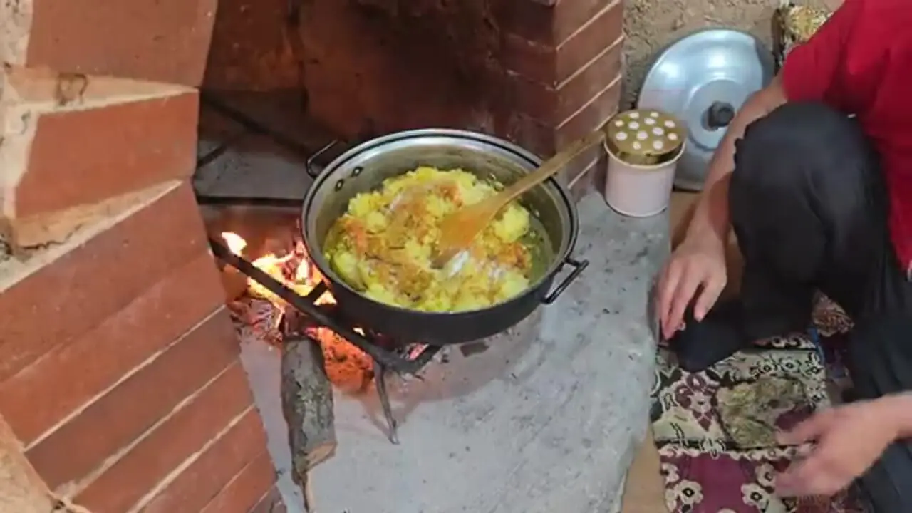نان سنتی و جگر مرغ؛ 2 غذای بی‌ نظیر از دل طبیعت روستایی ایران