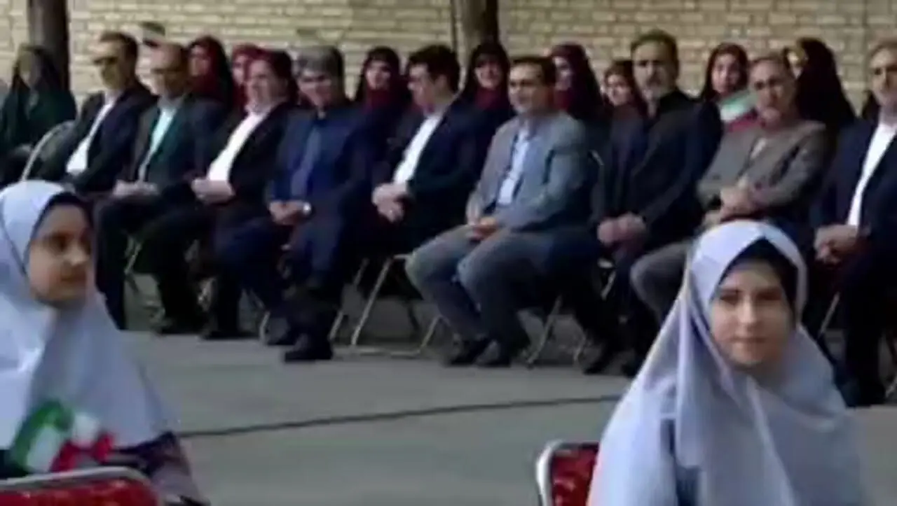 پزشکیان خطاب به دانش‌آموزان: شما طلا هستید