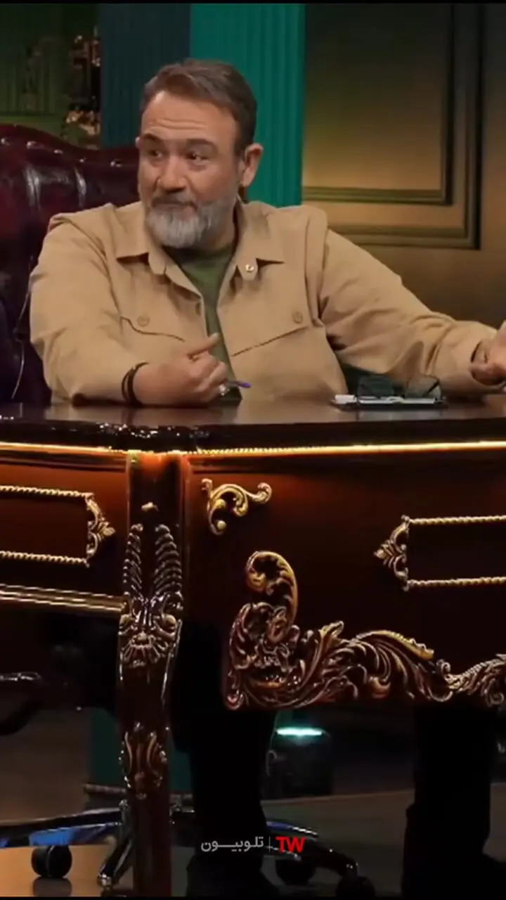 مهران غفوریان: هر وقت برا خانمم کادو میگیرم دخترم جلوتر قهر میکنه! در و میکوبه تا صداش کنم بهش کادو بدم / خب هووی مامانشه!