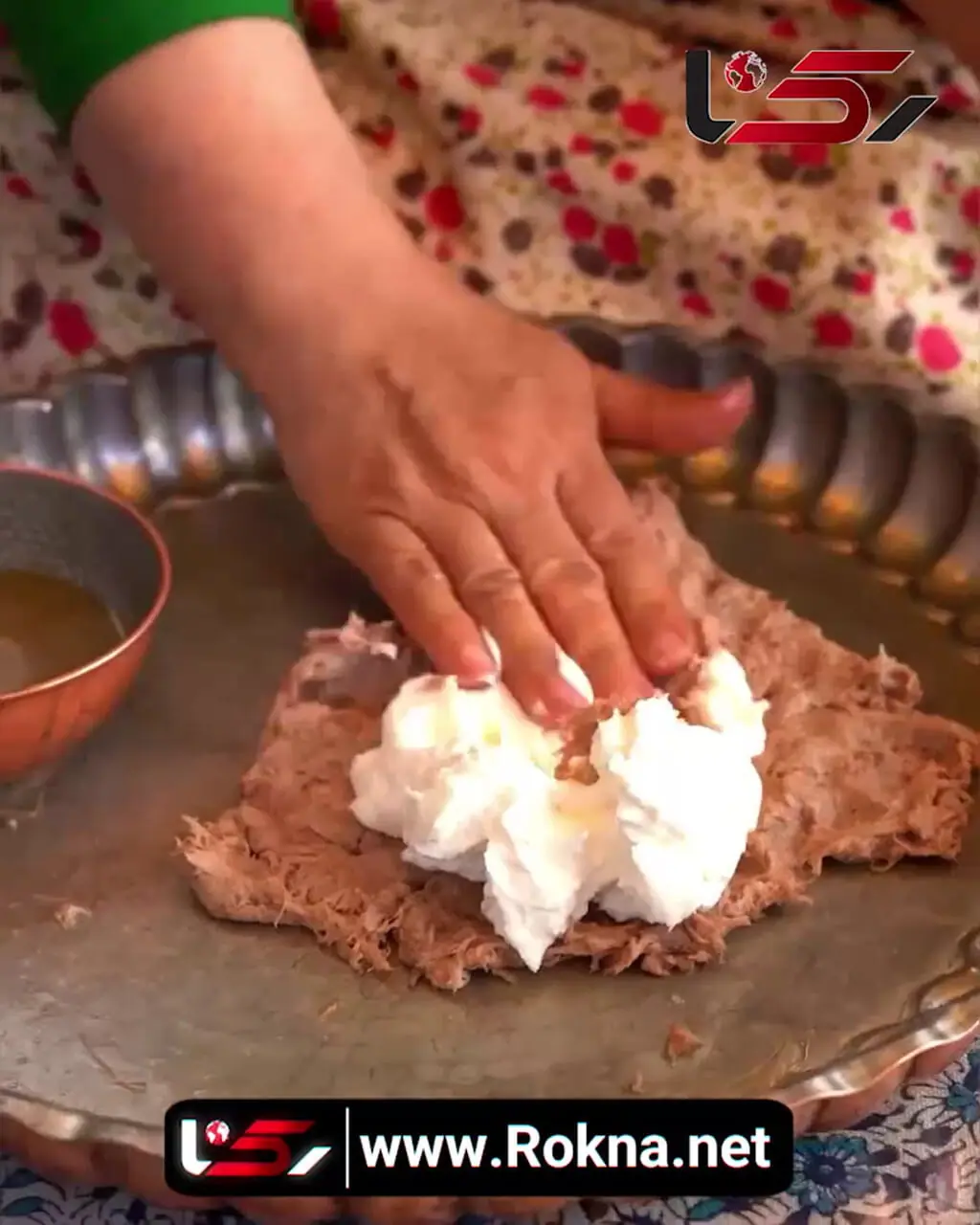 مراحل پخت خورشت ماست اصیل اصفهانی