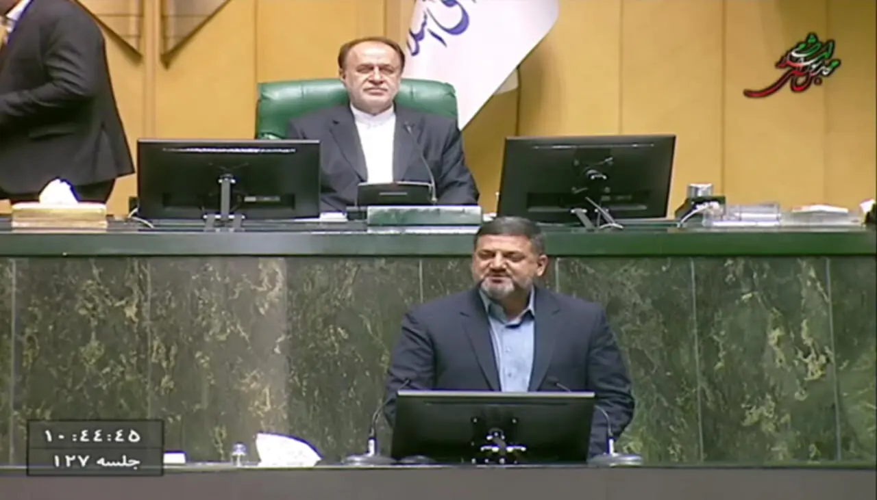 فیلم / انتقاد سخنگوی کمیسیون آموزش مجلس از مصوبه تاثیر قطعی معدل و نیز پاسخ کوبنده به سخنان و تهدیدهای دبیر شورای عالی انقلاب فرهنگی
