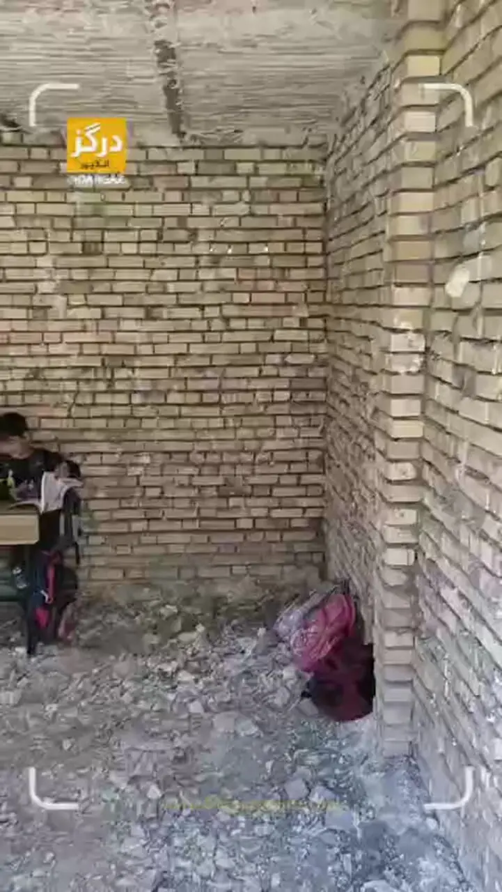 ببینید؛ فیلم وضعیت مدرسه ای در روستای میانکوه سنقز که مخروبه ای بیش نیست! / اینجا خراسان رضوی است