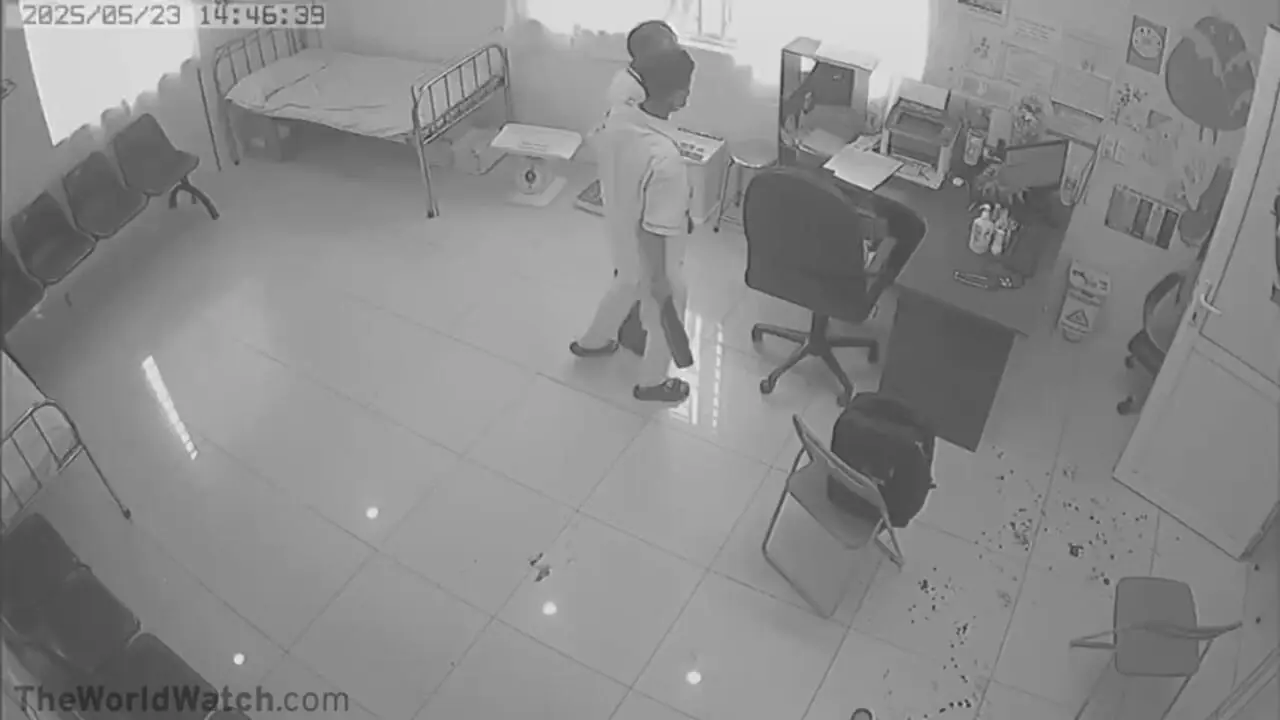 فیلم لحظه حمله دکتر آندوسکوپی به متخصص اطفال با چاقو