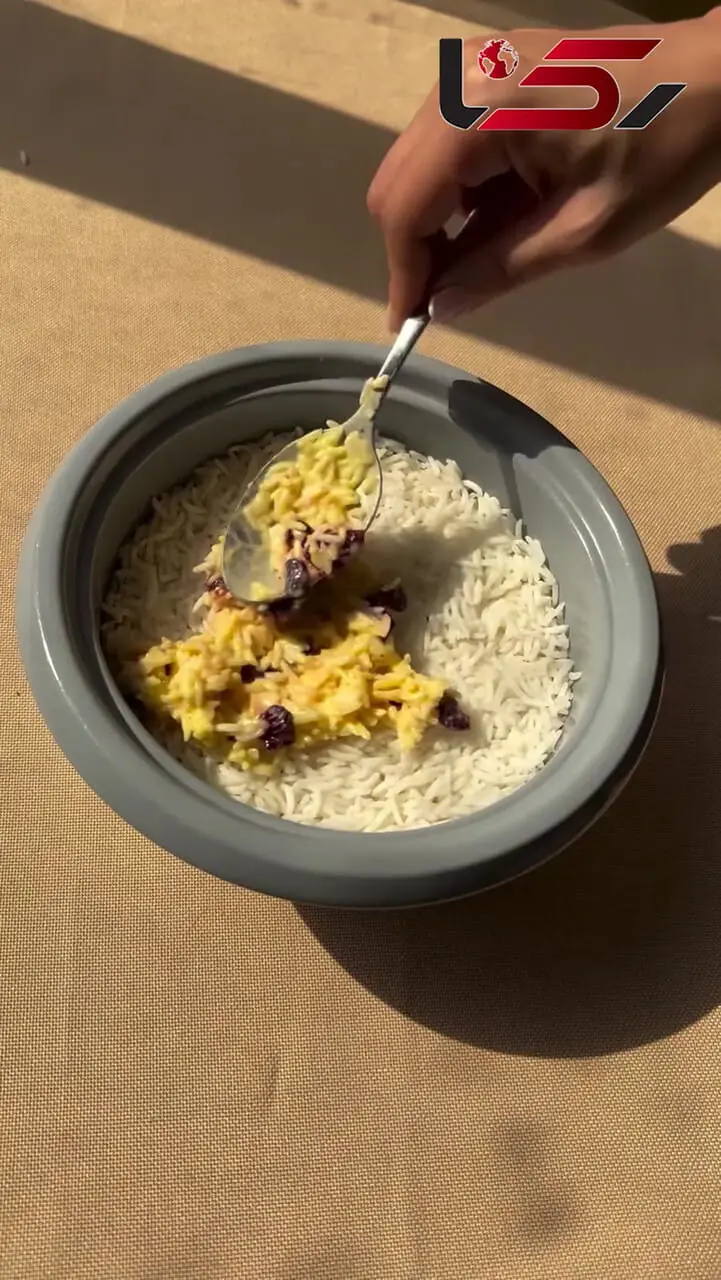 دستور پخت ته چین آلبالو پلو با گوشت قلقلی و مغز آلبالو