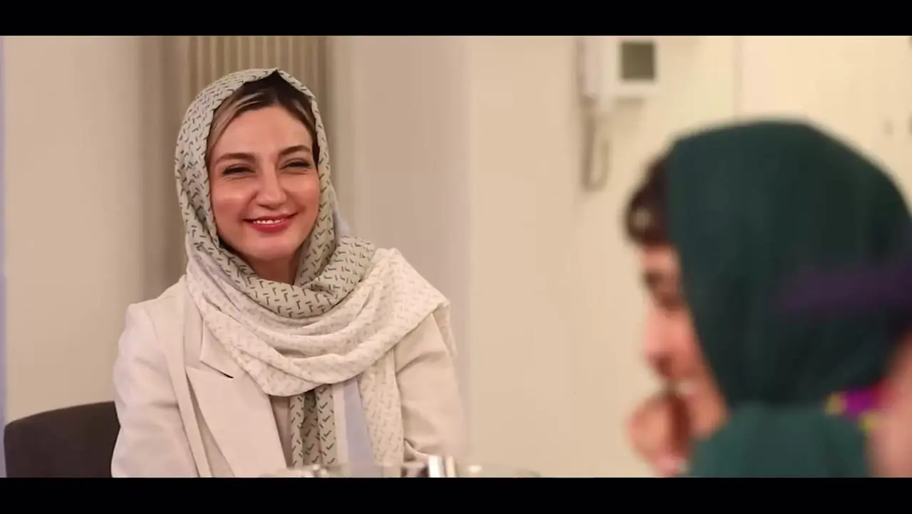 فیلم / نگاهی به شام ایرانی با دختر و عروس خاندان سلیمانی ها/سپند امیر سلیمانی:به کمند بیشتر امتیاز بدم فحش میخورم به مونا بیشتر امتیاز بدم کمند ناراحت میشه ...