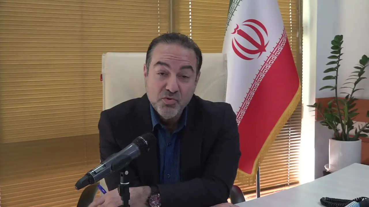 واکنش علیرضا رئیسی، معاون وزیر بهداشت به برخورد با خبرنگار رکنا در نشست خبری بهداشت روان