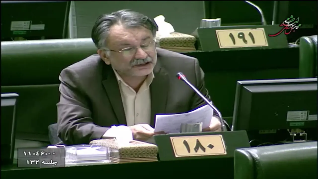 نماینده مردم سقز: 5 درصد از پول گندمکاران را گروگان گرفته اند + فیلم