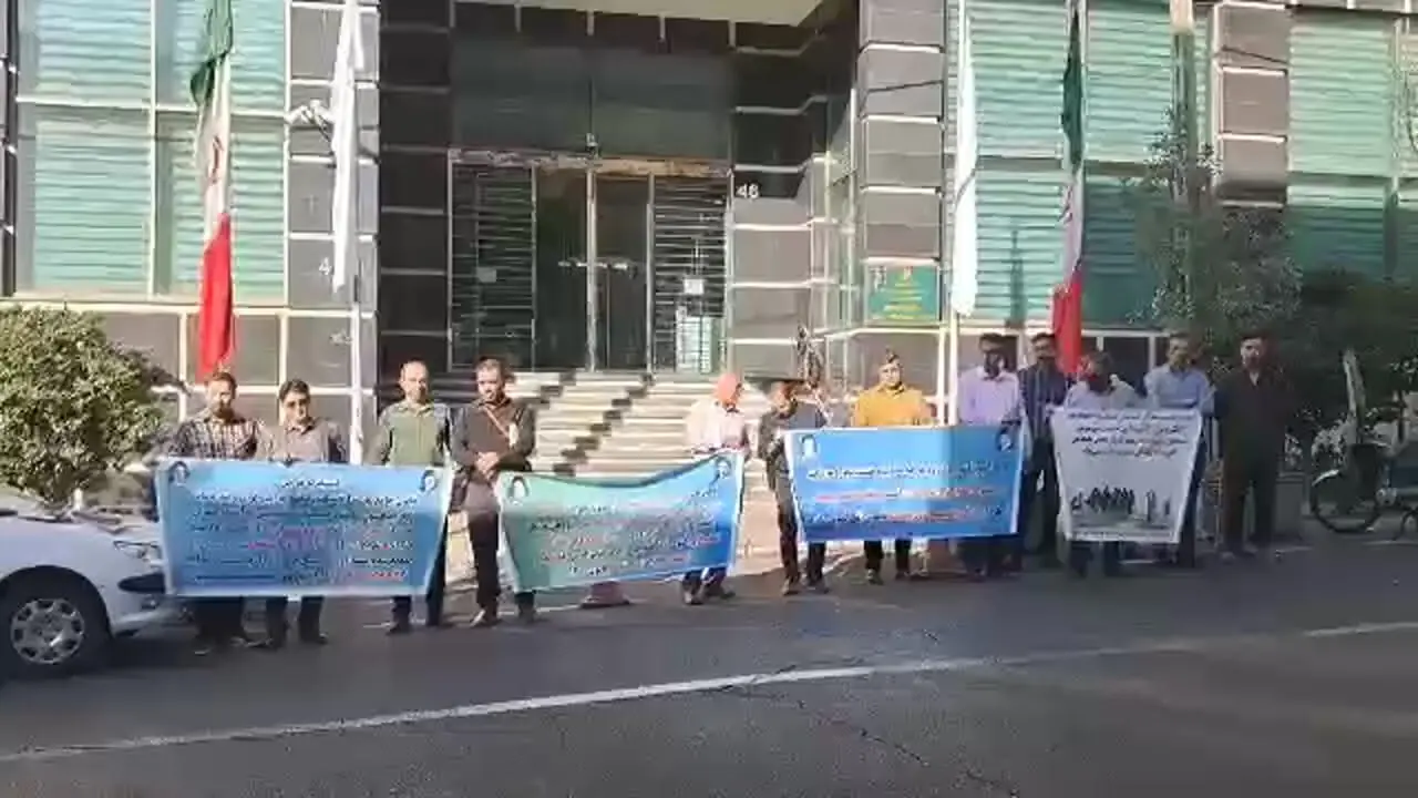 اعتراض رانندگان استیجاری نهادهای دولتی/ نزدیک به ۹۰۰ راننده مشمول قانون ایثارگران هنوز تبدیل وضعیت نشدهاند