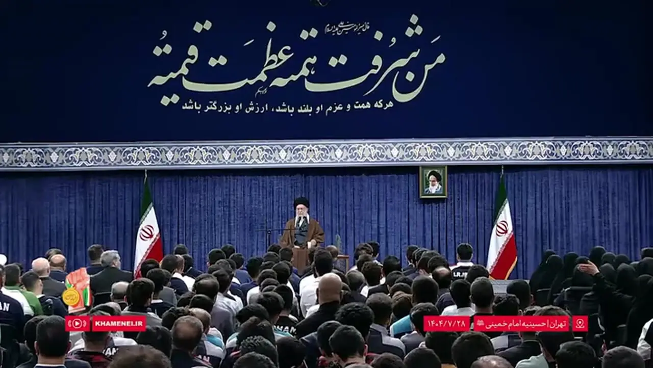 رهبر انقلاب: اصلاً شما چه کاره هستی؟! / یاوه‌گویی‌های سخیف رئیس جمهور آمریکا، تلاش برای روحیه دادن به صهیونیست‌های مأیوس