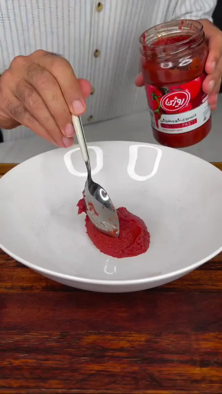 طرز تهیه ساندویچ بادمجون با پیاز جعفری و سس ماست