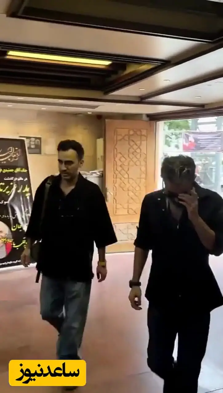 فیلم مراسم ختم پدر عباس جمشیدی‌فر/ از حضور هوتن شکیبا، بهنام تشکر، علی شادمان و... تا تاج گل اعیانی که رضا عطاران و مجید صالحی برای تسلیت خریده بودند