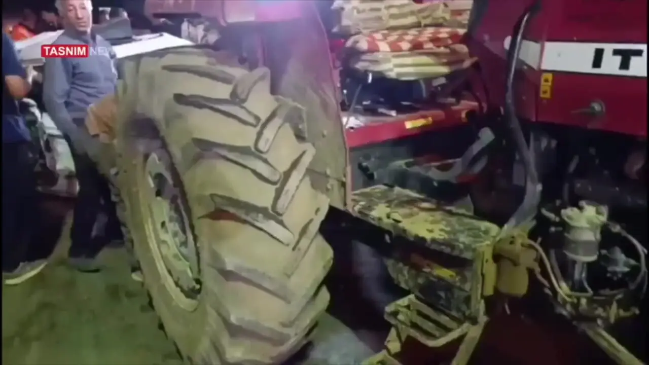 تصادف زنجیره‌ای در محور تنگراه با ۲۱ مصدوم / حال برخی مصدومان وخیم است + فیلم