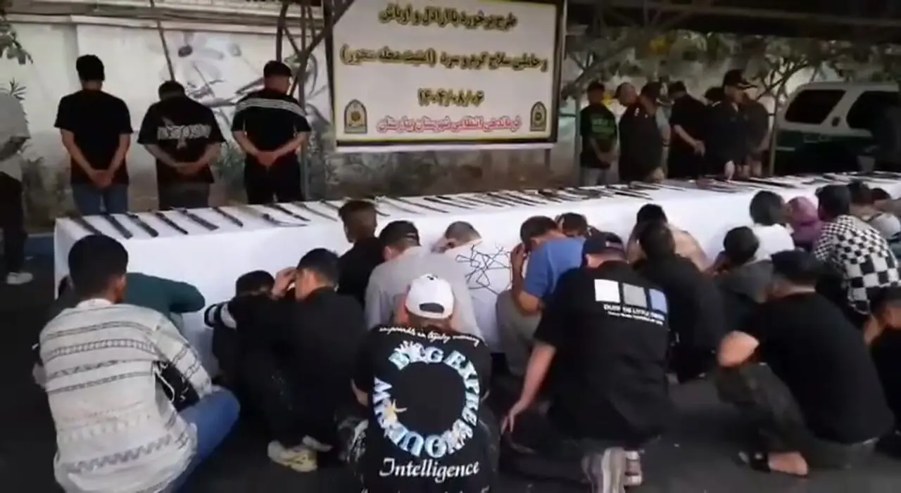 دستگیری 100 نفر از حاملان سلاح سرد در شهرستان بهارستان