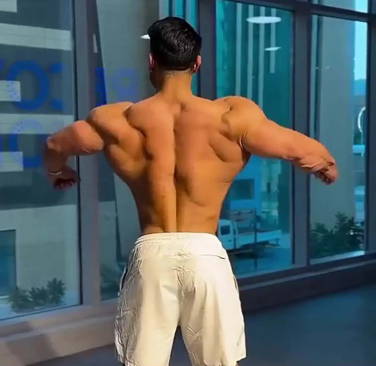 فیلم / کُری خونی علی بلال افغانستانی برای هادی چوپان / عضلات جهنمی رقیب هادی چوپان  و ....