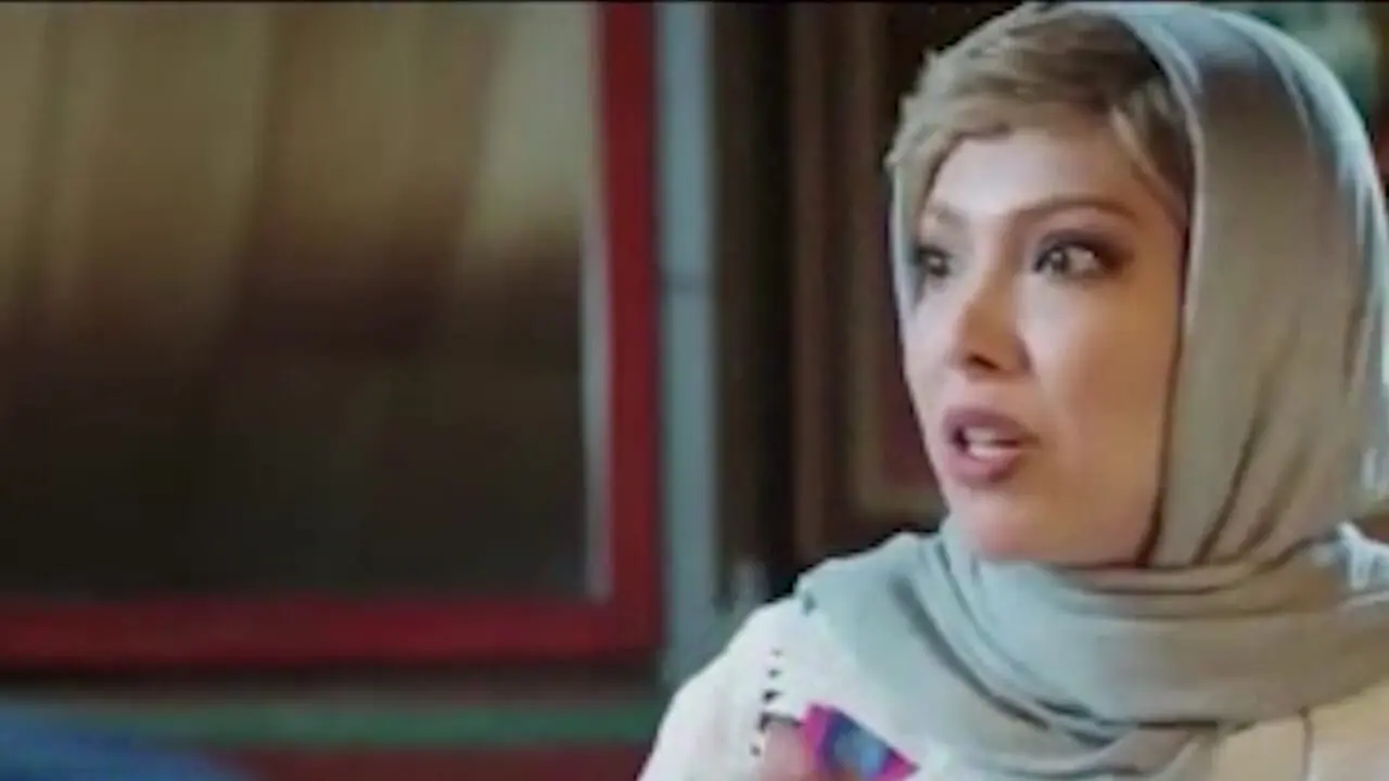 فیلم / سکانس سراسر خنده از فیلم «هتل» با هنرمندی ریما رامین‌فر؛ پژمان جمشیدی: عمه جان ما بارداریم، بهتره بریم هتل سبیلای آقا ناصر می‌ریزه نازایی میاره