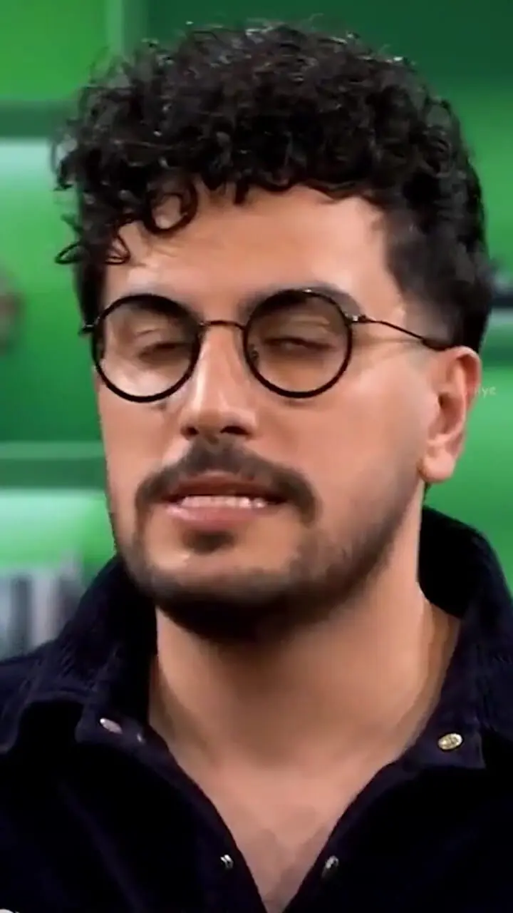 طعنه جنجالی قیاسی به پینگ پنگ‌ بازی خاتمی/ بابا این ورزش مال بچه های مسجده/ شما برو پدل بازی و پیلاتس...