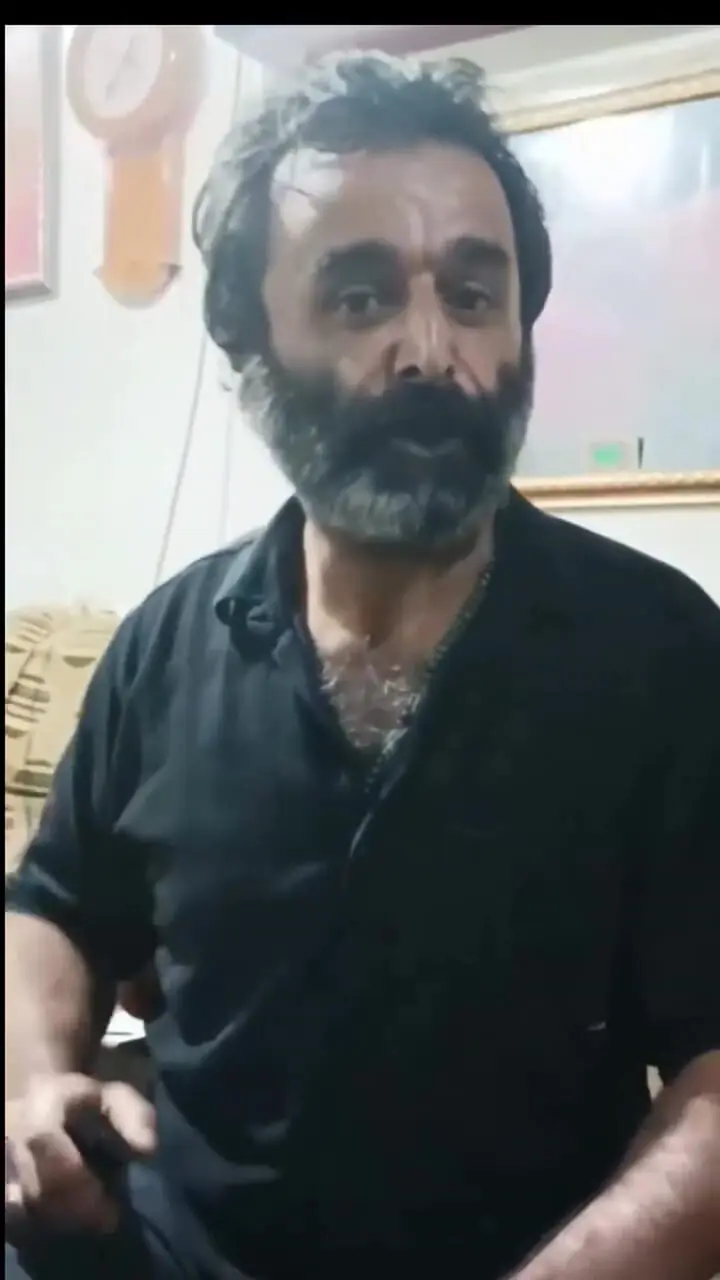 آواز ماندگار؛ آقای ریشو عصر ما عصر فریبه عصر اسمای غریبه رو از داریوش خوند عالی