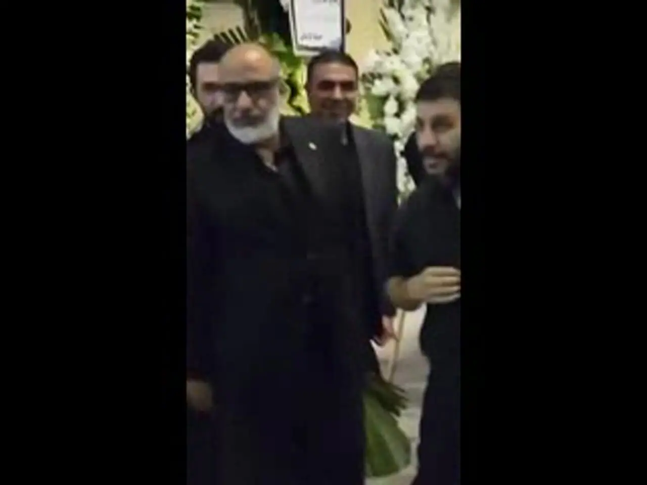 فیلم / یادی کنیم از چیدمان میز عزای لوکس مادر ریما رامین فر با حضور چشمگیر بازیگران .../ از گلاره عباسی تا  ،جواد عزتی و ...