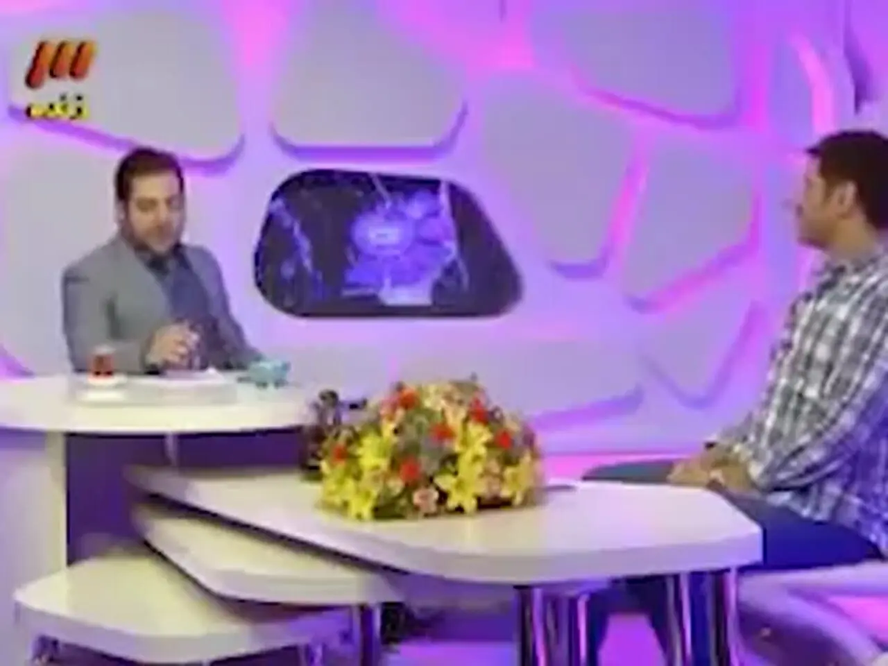 ناراحتی سام درخشانی در آنتن زنده شبکه 3 از شایعه ازدواجش با نرگس محمدی: توی فرودگاه اونایی که پاسپورت رو چک میکنن، راننده تاکسیها و...همه بهمون تبریک گفتند