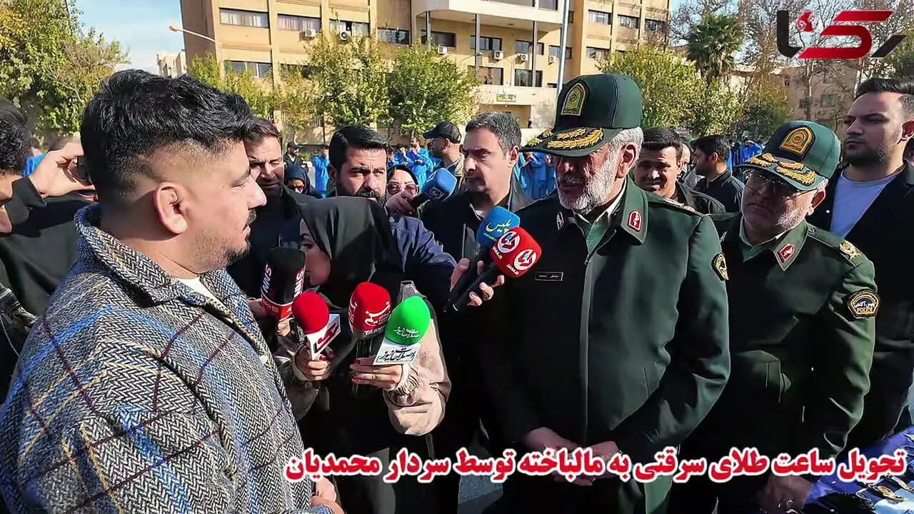 فیلم لحظه تحویل ساعت طلای سرقتی به مالباخته توسط سردار محمدیان / دزدان با گوله پلیس زمینگیر شدند