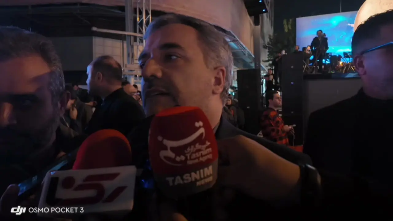 رونمایی از مجسمه والرین / مجسمه‌ای برای یادآوری اینکه ایران هرگز زانو نمی‌زند + فیلم 