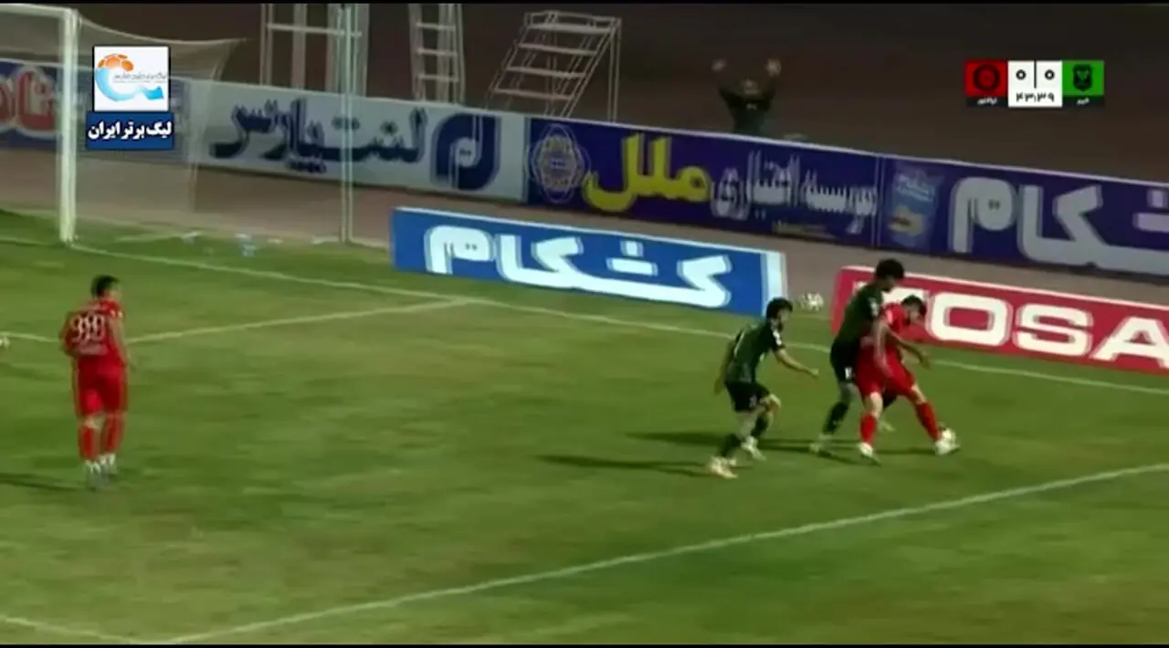 گل اول تراکتور توسط حسین زاده در دقیقه 45+3 /خیبر 0 - تراکتور 1