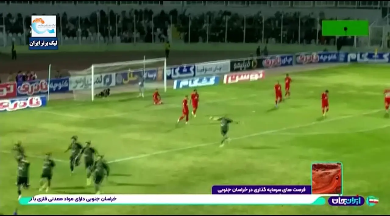 گل اول خیبر توسط احسان حسینی در دقیقه 45+7 / خیبر 1 - تراکتور 1
