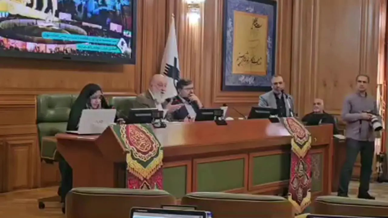 چمران: شهردار تهران به شورای شهر توهین کرد / نوک تیز حمله به سوی بنده حقیر است بخاطر حمایت هایی که از شهردار کردم / مزد حمایتهایم از زاکانی را گرفتم!