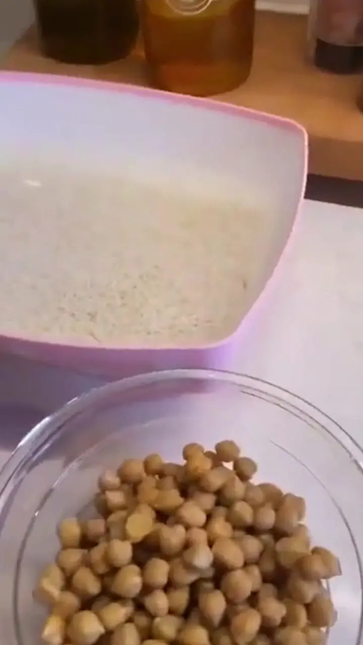 فیلم / نگاهی به آشپزخانه دلباز صبا راد خانم مجری ایرانی  / از فرش دستباف تبریز تا کابینت های سفید لوکس