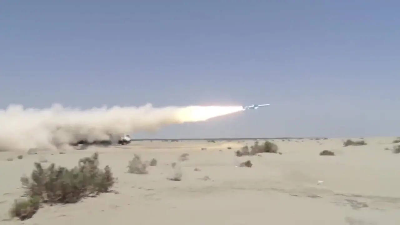 چتر اقتدار ایران بر فراز آب‌های منطقه + فیلم