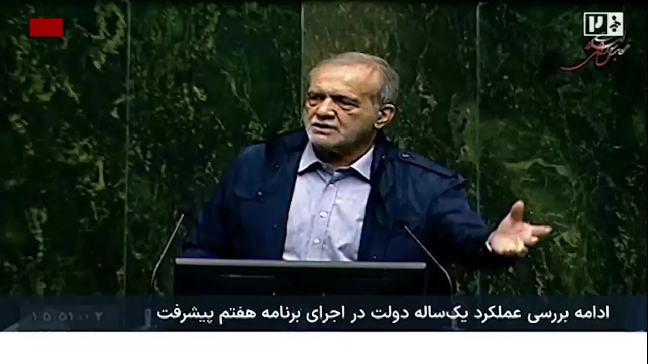 مقام معظم رهبری ستون خیمه هستند / با انگ‌زدن و تخریب‌کردن نمی‌توان الگو شد