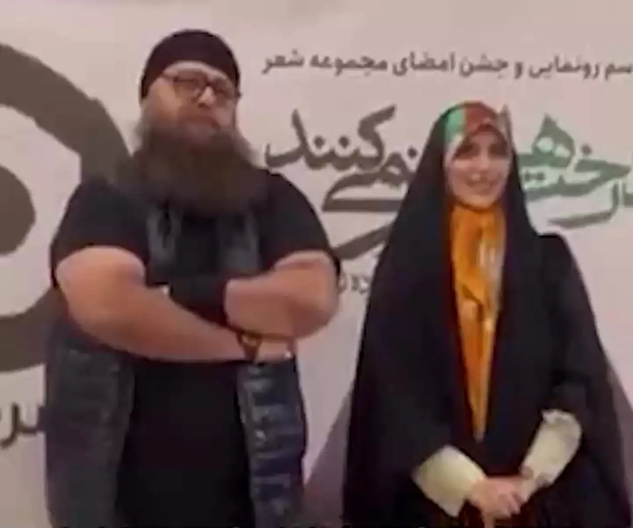 فیلم / تیپ و استایل پاییزی خیره کننده سوگل طهماسبی، ملیکا زارعی، الهام اخوان، سارا حاتمی، فریبا کوثری و ... در مراسم رونمایی از کتاب مژده لواسانی .../ خانم مجری مثل همیشه ...