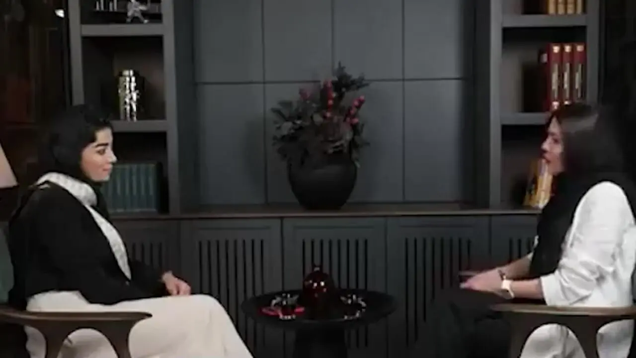 فیلم / آزاده زارعی، بازیگر سریال آوای باران: ازدواج اصلا .../  منم عشق میخوام عروسی میخوام ... دوست دارم مادر بشم ولی حوصلش ... /  خواستگار زیاد دارم اما ...