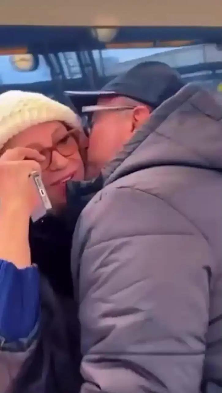 فیلم / / ماجرایی که از گوهر خیراندیش قایم کرده بودند رو شد  و ....  / دیدار احساسیِ گوهر خیراندیش و پسرش در فرانکفورت ... 