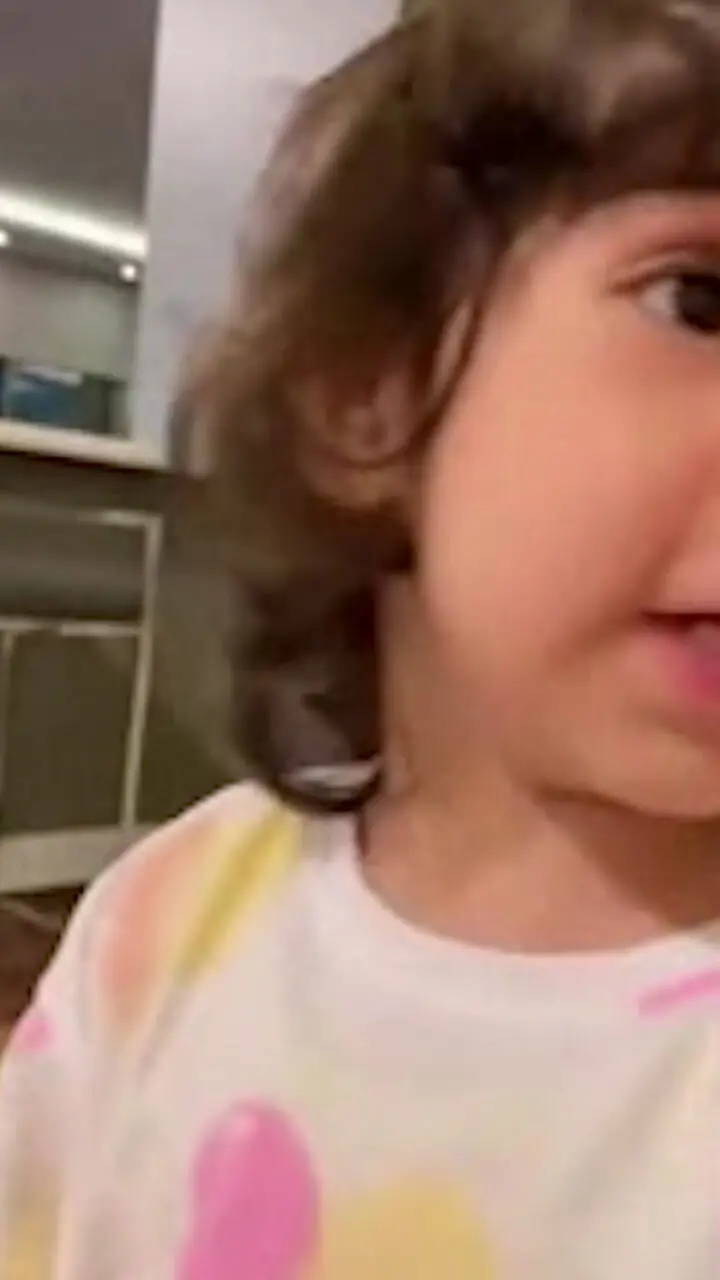 فیلم /نگاهی به چیدمان لوکس و شبه کاخ خانه  محسن تنابنده، نقی معمولی «سریال پایتخت»/ شیرین زبونی های دخترش در خانه ای پر از اثاثیه لوکس و دکوری های چشم نواز ... 