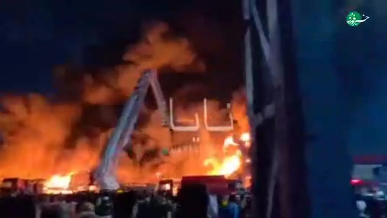 آتش‌سوزی بزرگ واحدهای تجاری در شرق پایتخت عراق