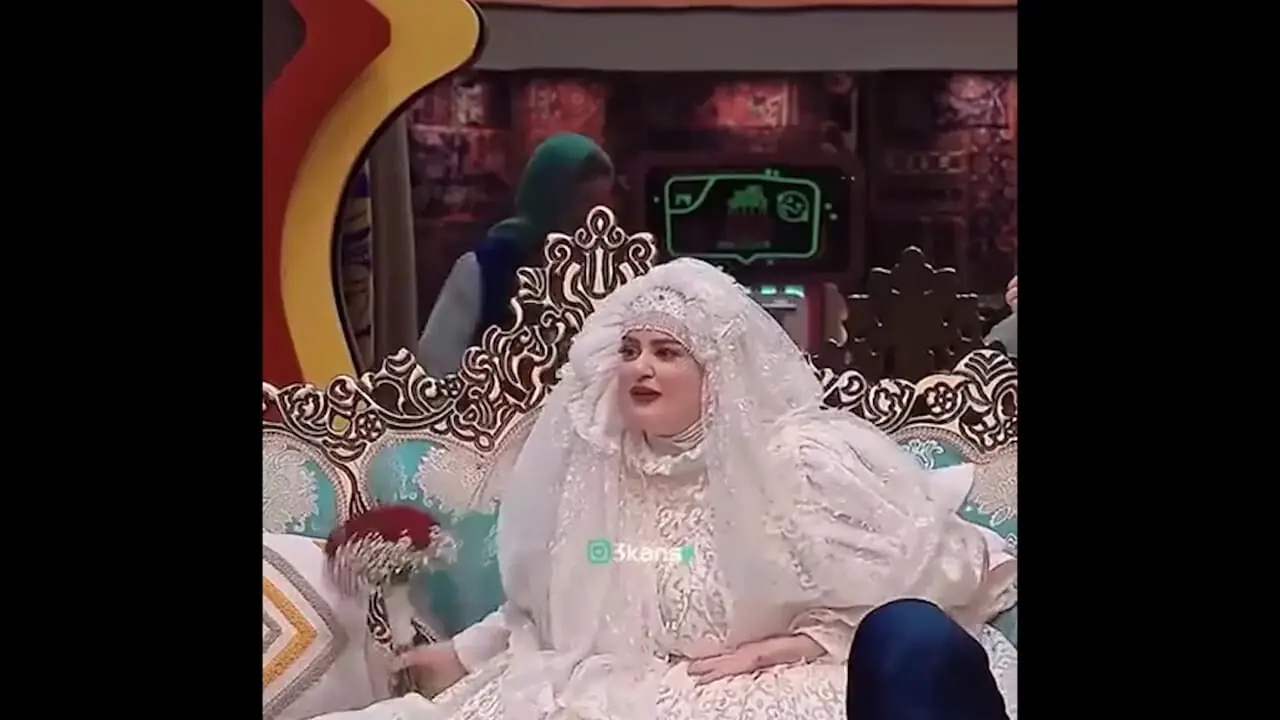 فیلم / نگاهی به جشن عروسی نعیمه نظام دوست و .../ آقای علیخانی، برو بشین کنار عروس خانم دیگه،  چرا ناز می‌کنی ؟ ...