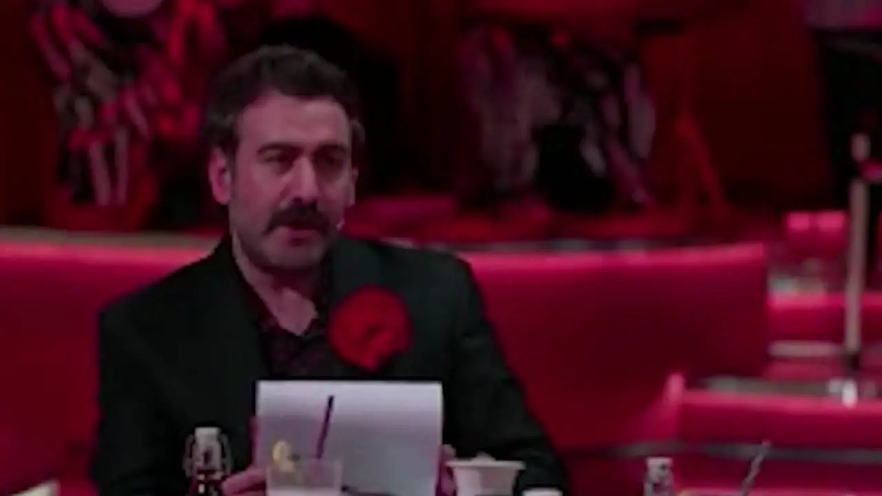 سکانس فوق خنده دار شفرونی با خبر خوانی گوینده نوستالژی،محمدرضا حیاتی: رویا میرعلمی و نسیم ادبی رسما غش کردن از خنده